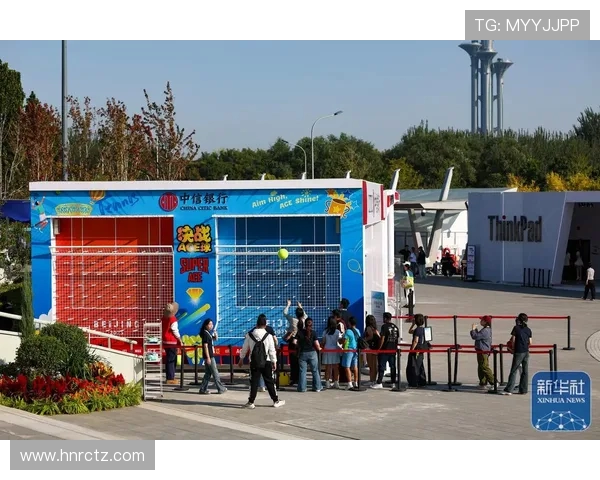 2025 世界 500 强网球赛南京站开赛 精英以球会友